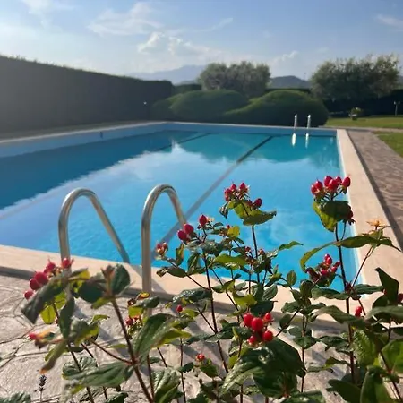 Daire Welcome Traveller Charm Costabella Bardolino